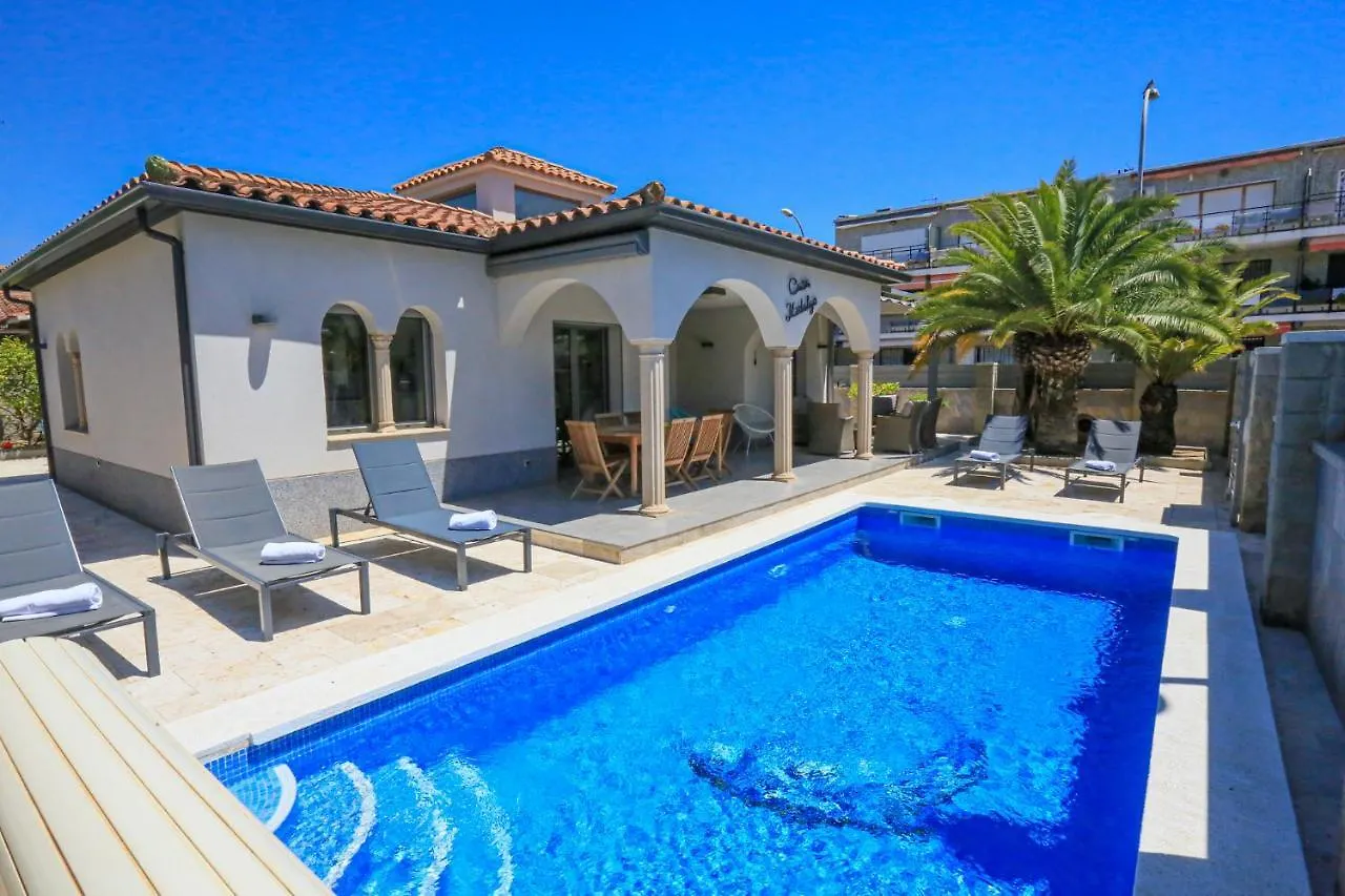 Villa Hidalgo Only Families Cambrils Spain